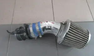 Filtr stożkowy do Audi A3 1.8 TFSI BZB. Zapewnia lepszy przepływ powietrza, co daje lepsze osiągi silnika.