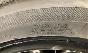 Co oznacza XL na oponie? To "Extra Load", czyli opona wzmocniona, zdolna udźwignąć większy ciężar (750 kg).